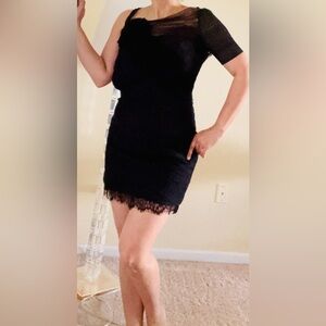 BCBGMaxazria top notch black mini skirt with gorgeous tulle design size 4